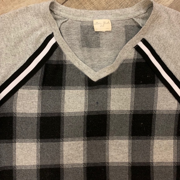 Ultra Flirt Women's Top - Picture 2 of 4